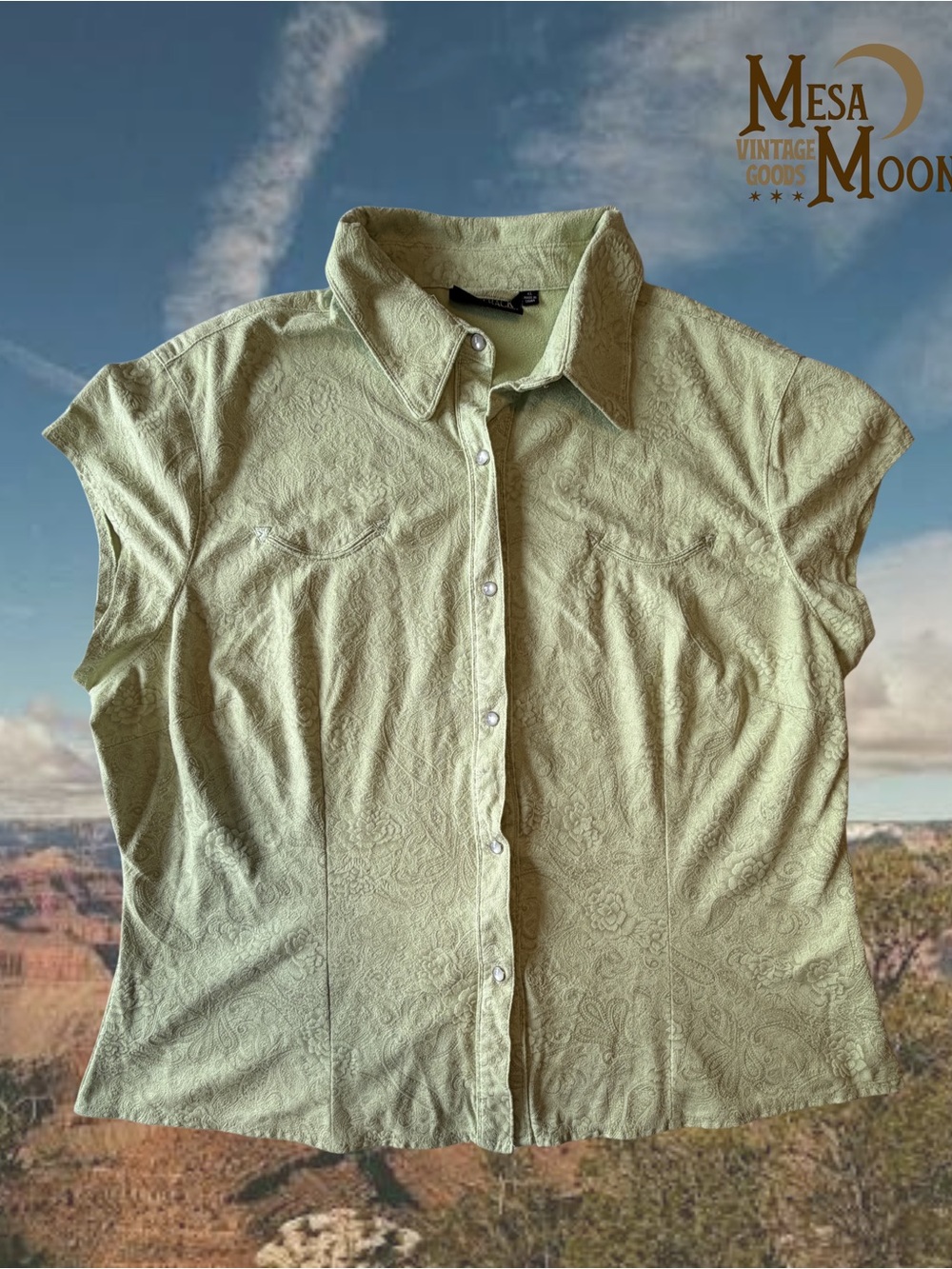 Vintage Western Button-Front Women's Short-Sleeve Shirt